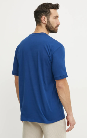 Футболка GUESS