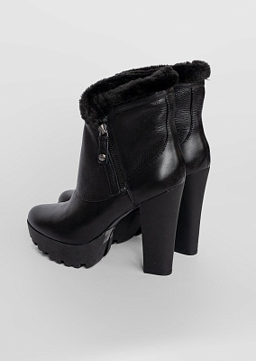 Ботинки GUESS