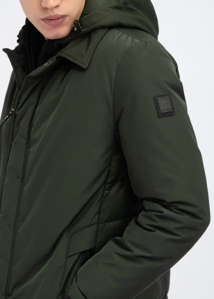 Пальто и плащи STRELLSON