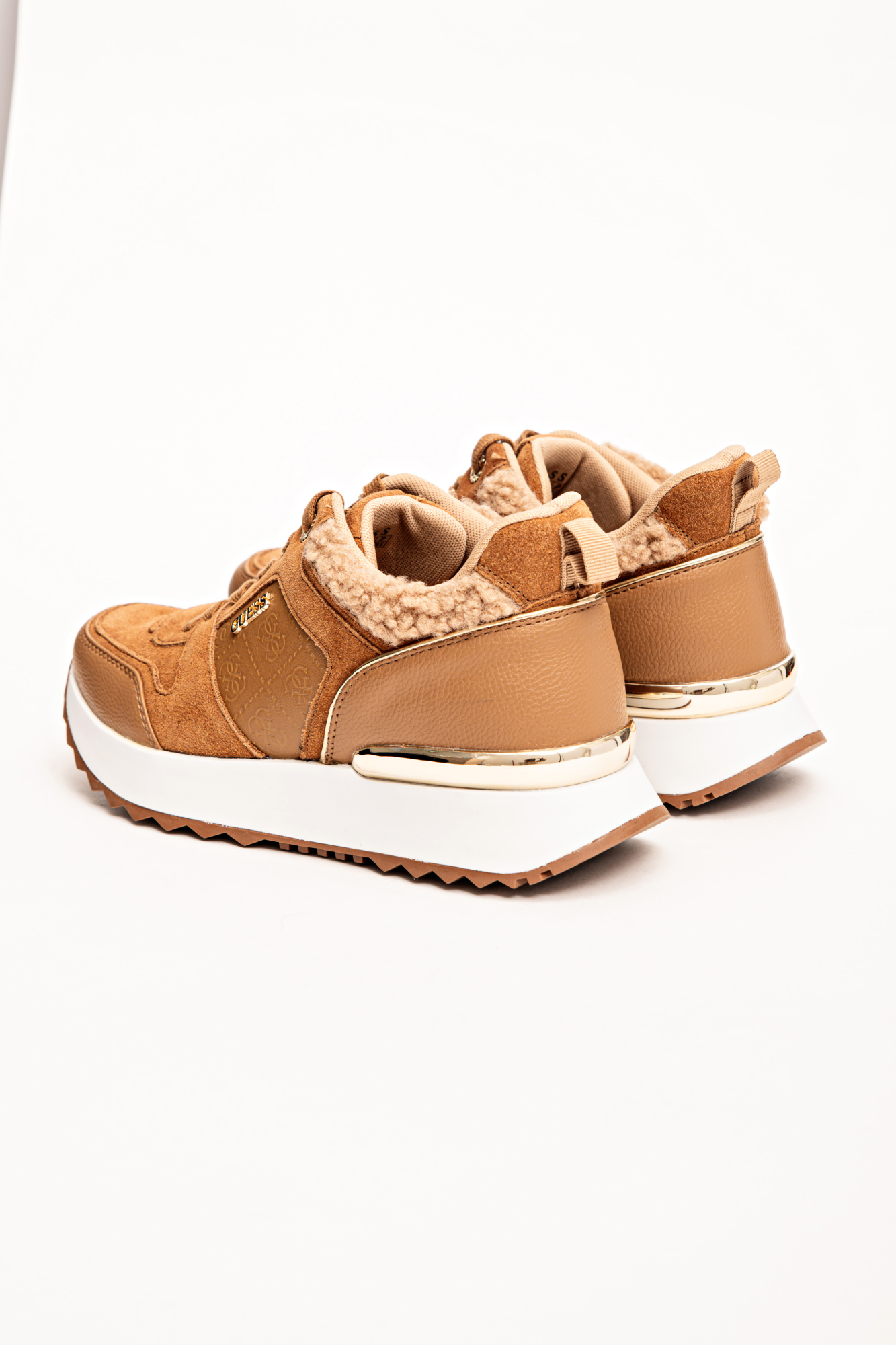 Кроссовки GUESS