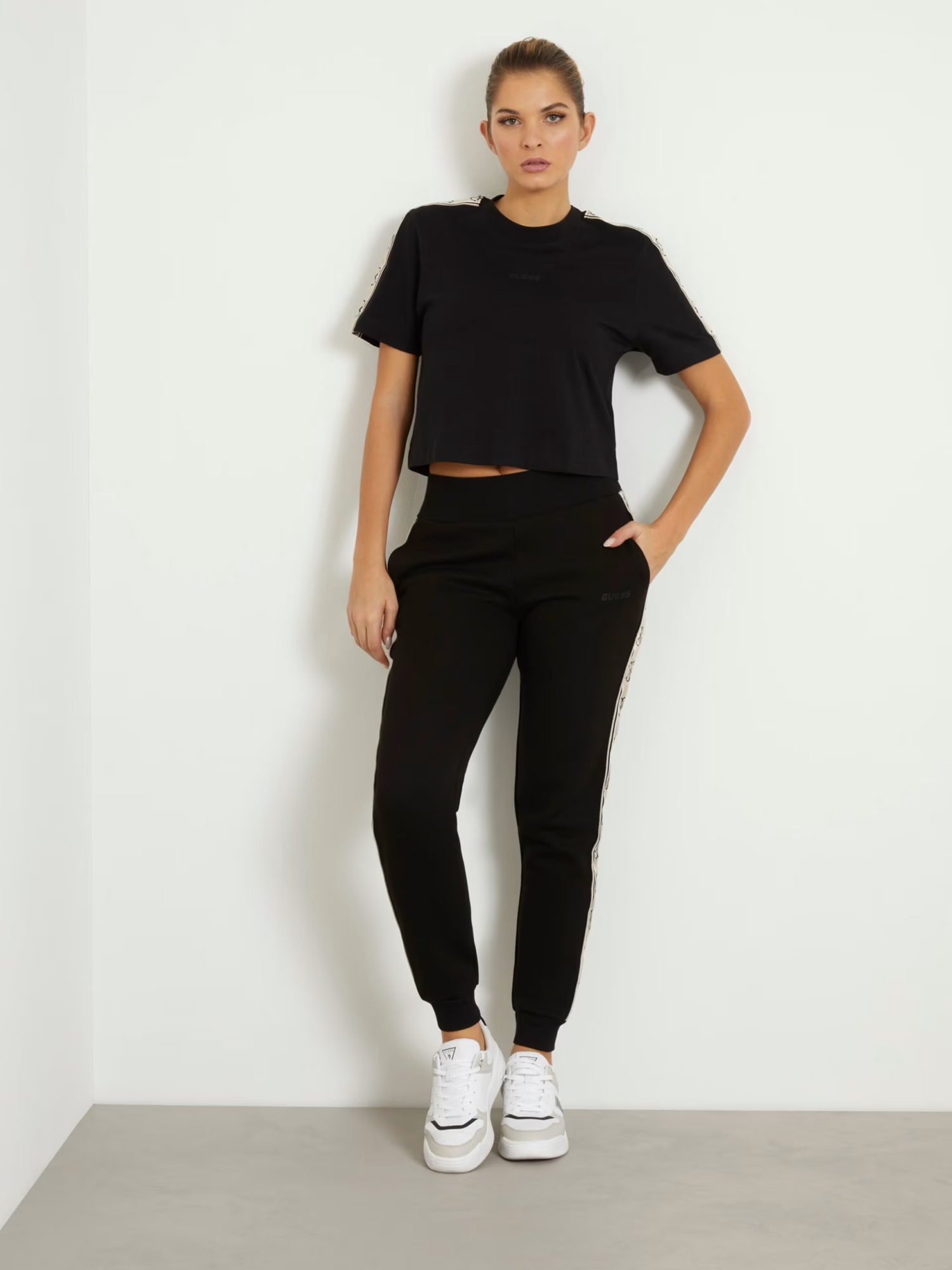 Брюки спортивные GUESS