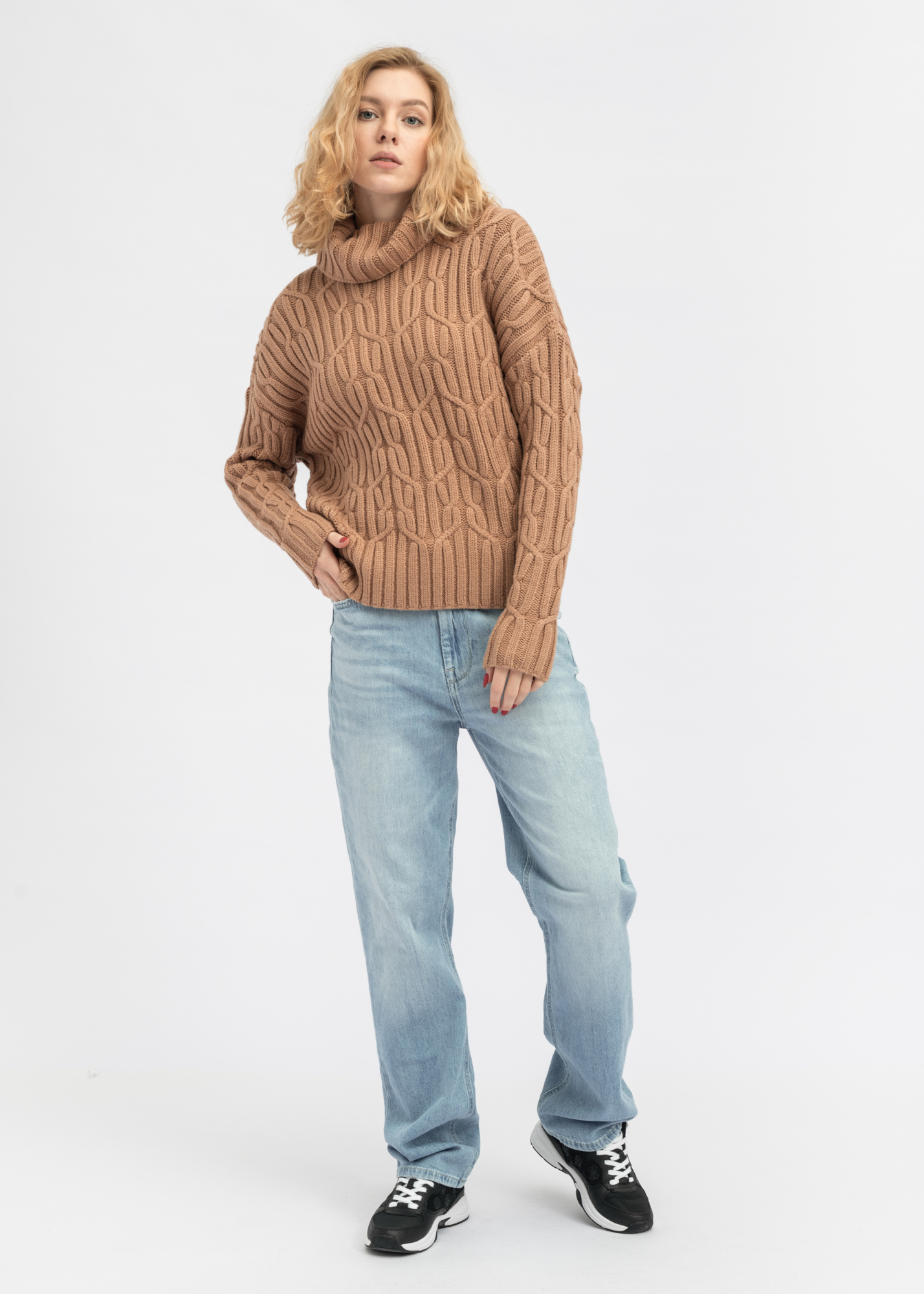 Джемпер GUESS