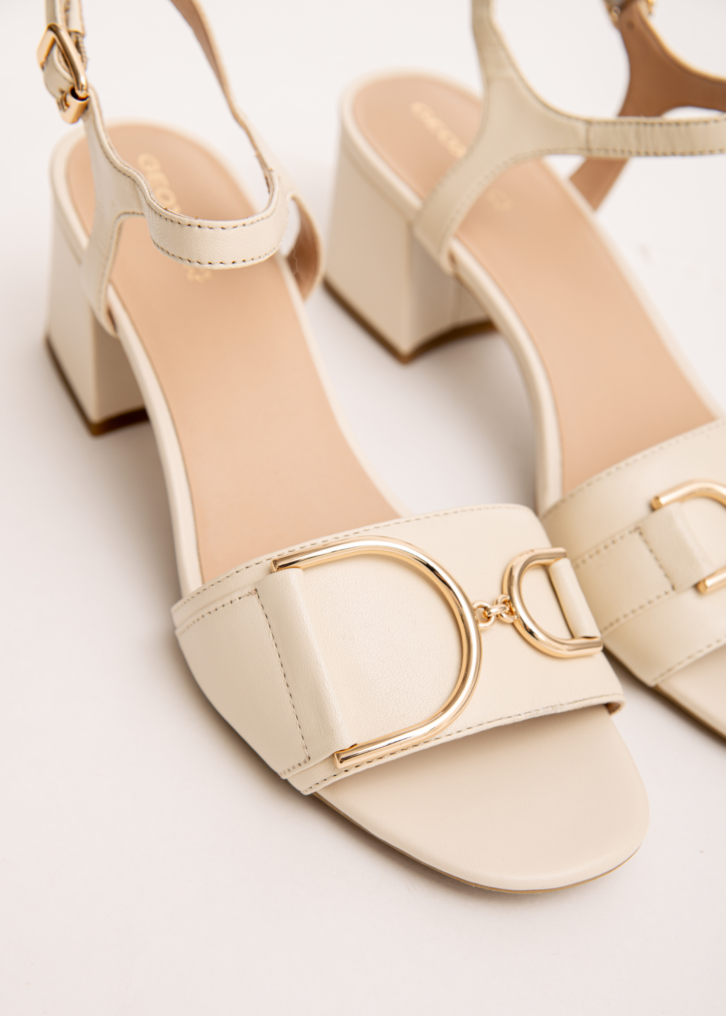 Босоножки GEOX