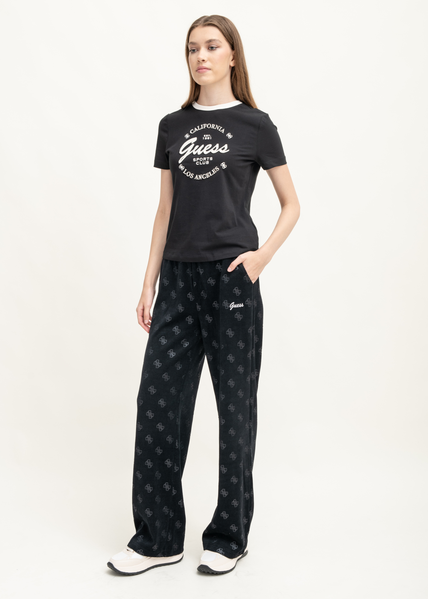 Футболка GUESS