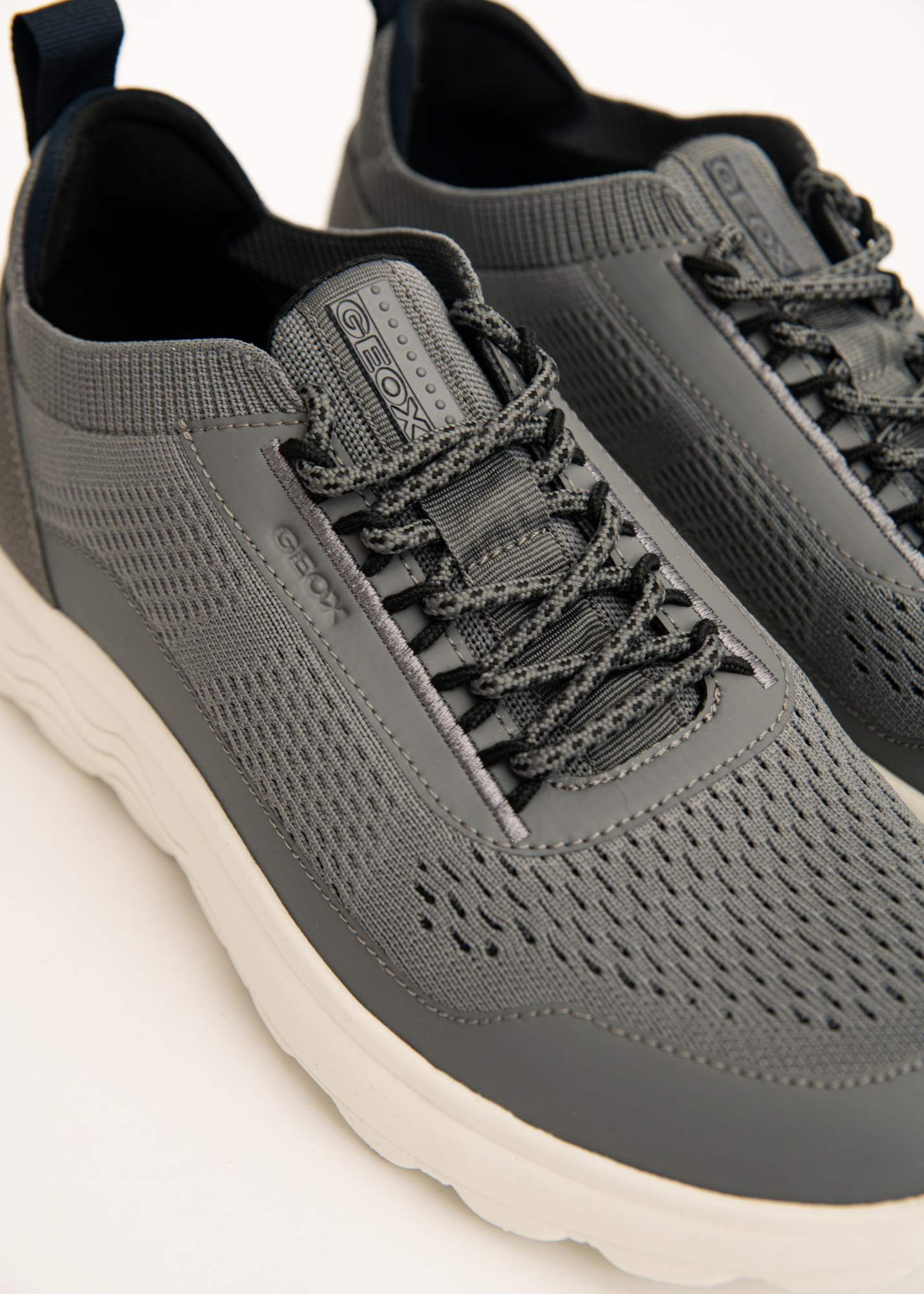 Кроссовки GEOX