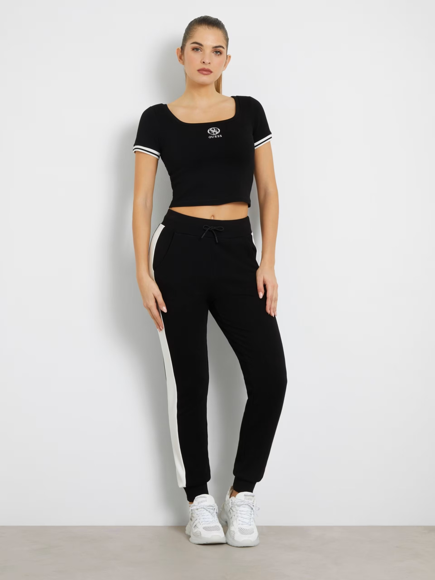 Брюки спортивные GUESS