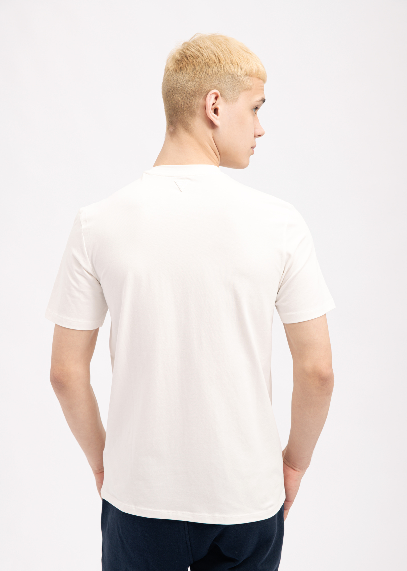 Футболка GUESS