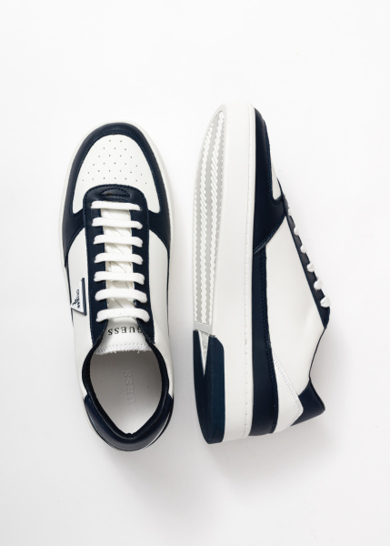 Кроссовки GUESS