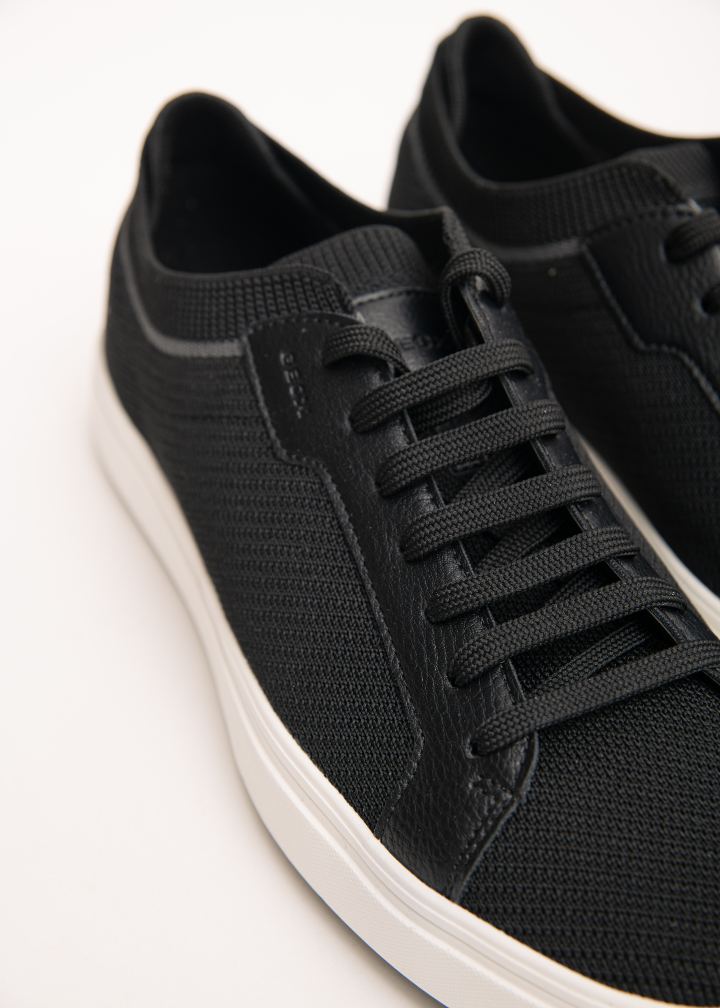 Кроссовки GEOX