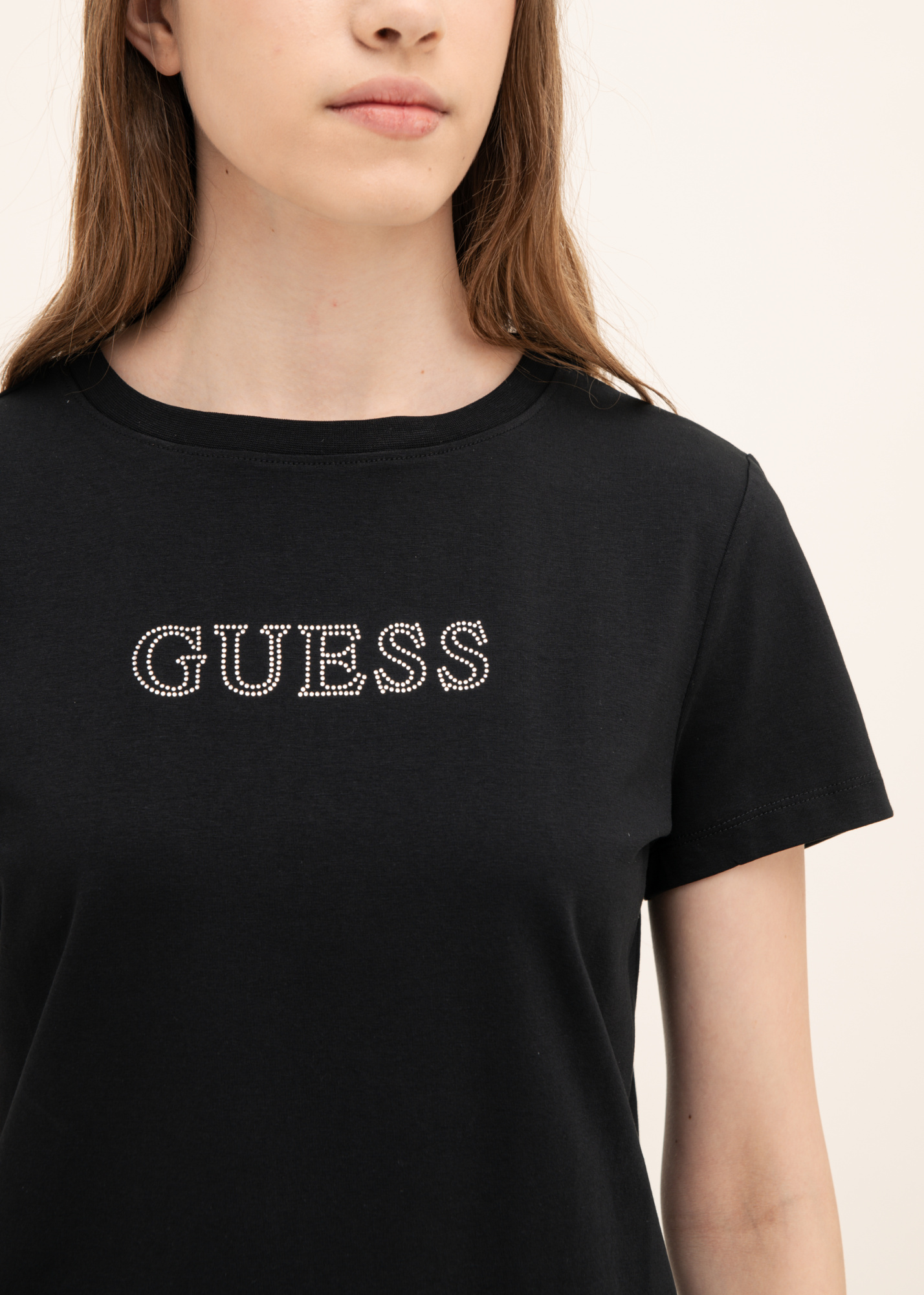 Футболка GUESS