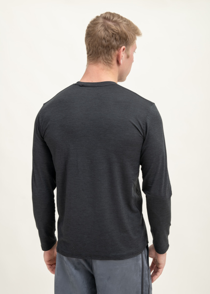 Футболка GUESS