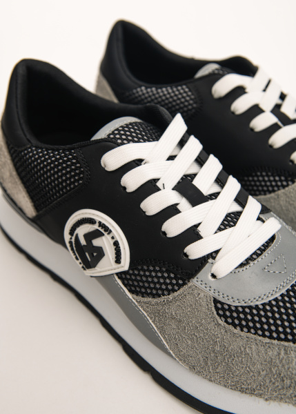 Кроссовки GUESS