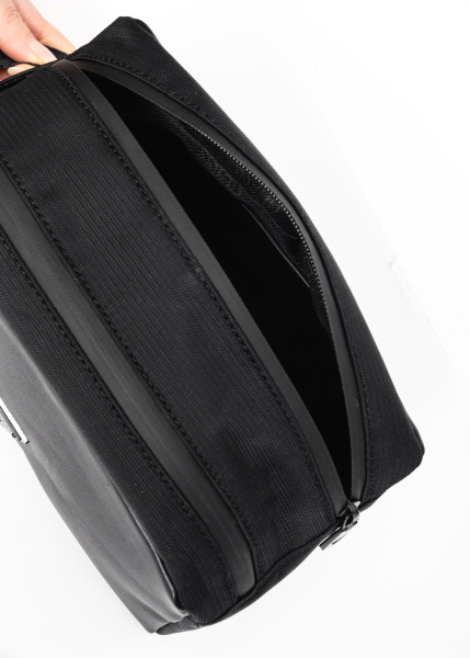 Косметичка GUESS