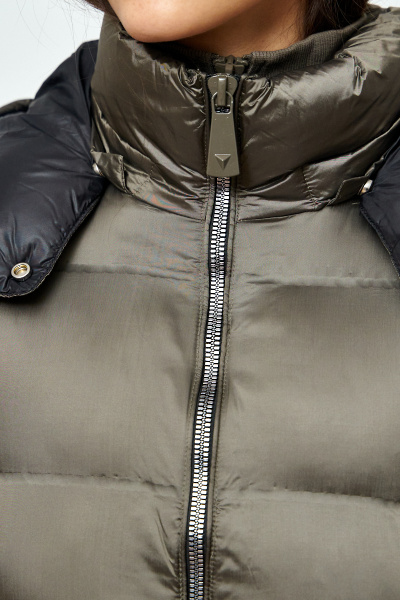 Пуховик GUESS