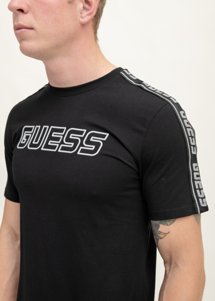Футболка GUESS
