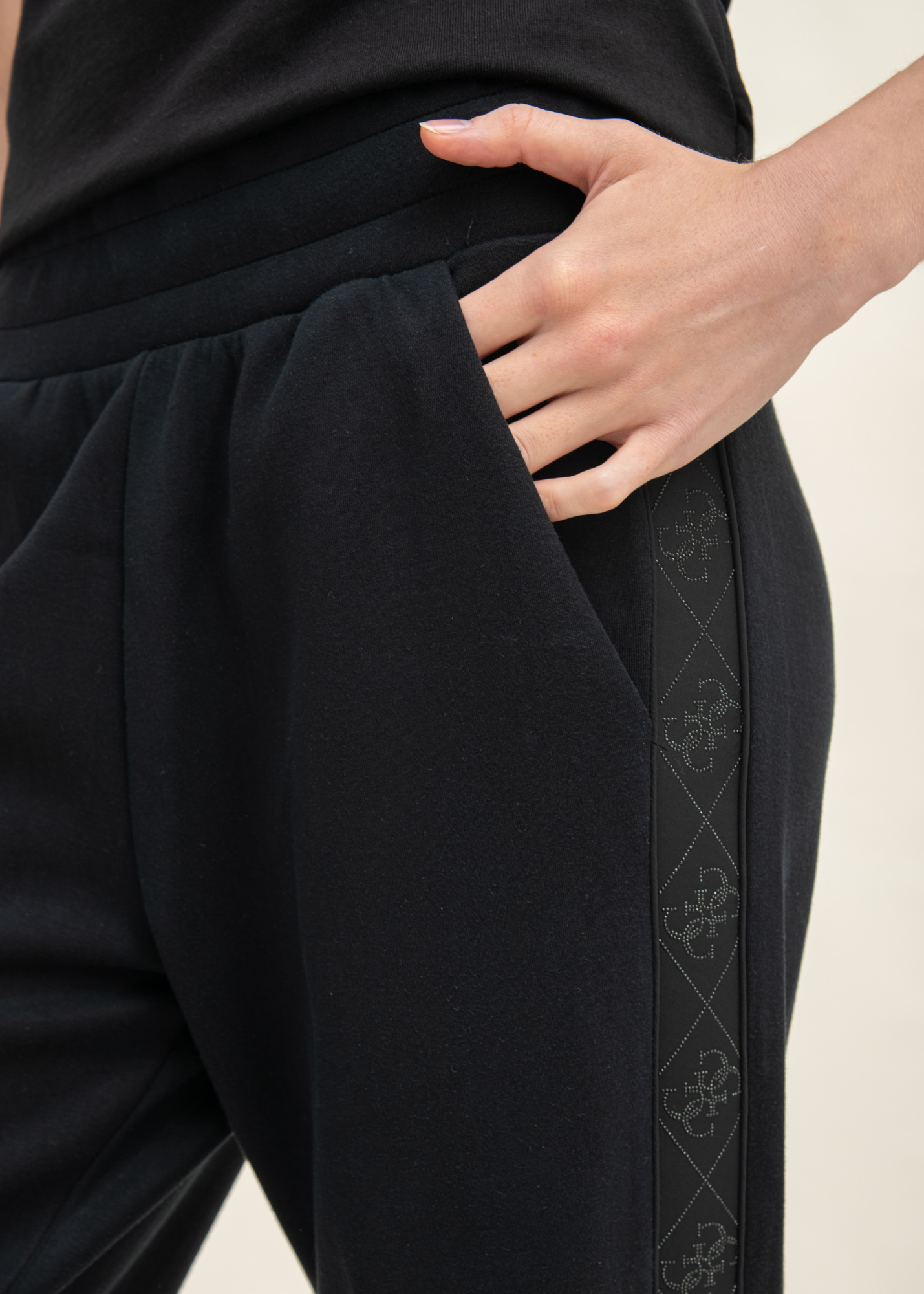 Брюки спортивные GUESS