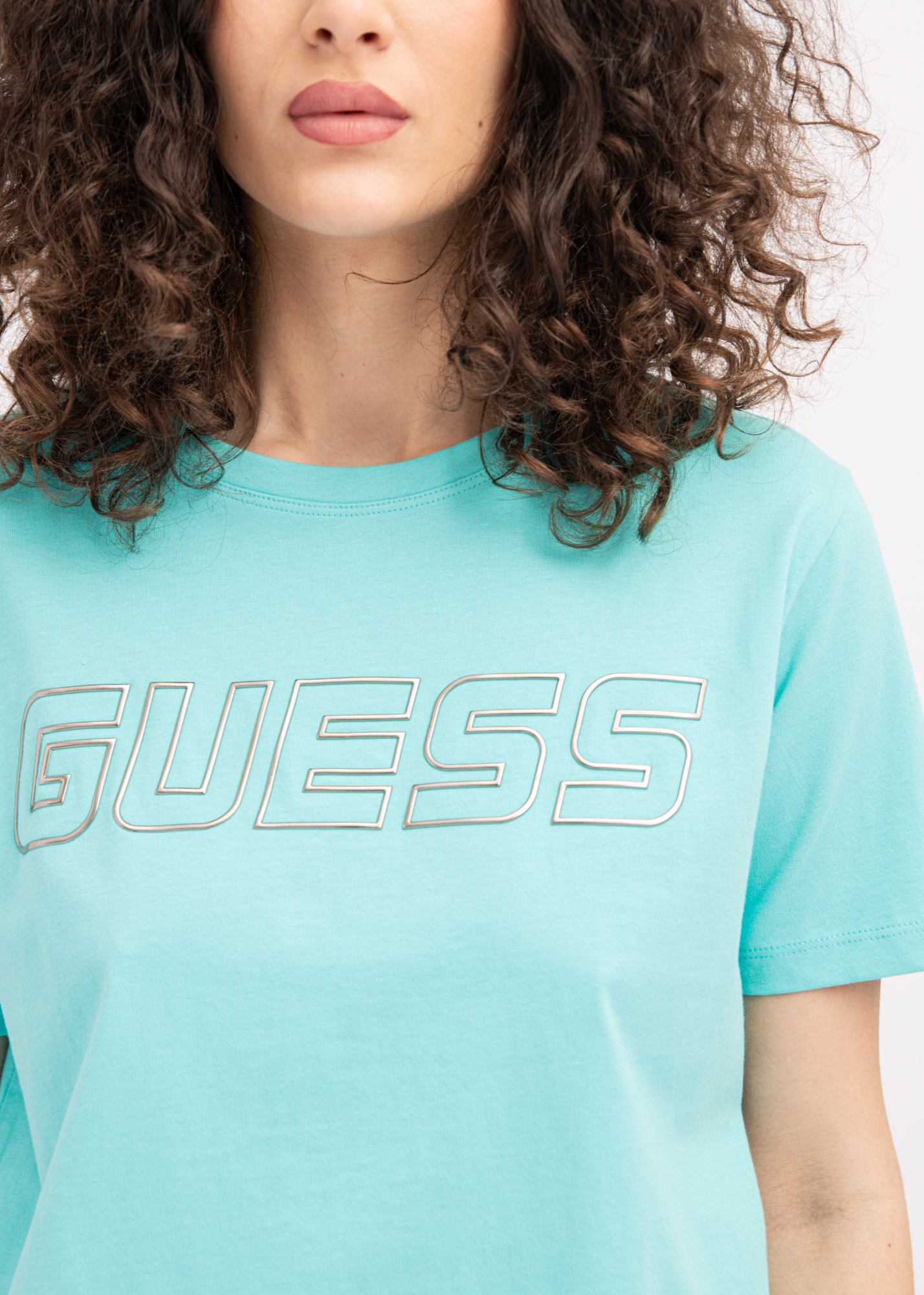 Футболка GUESS