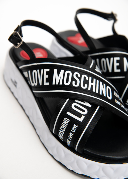 Сандалии LOVE MOSCHINO