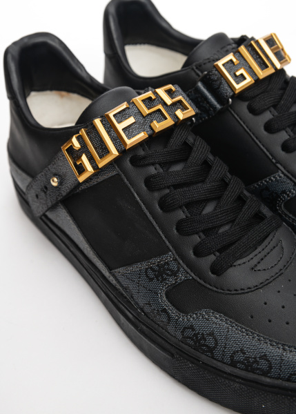 Кроссовки GUESS
