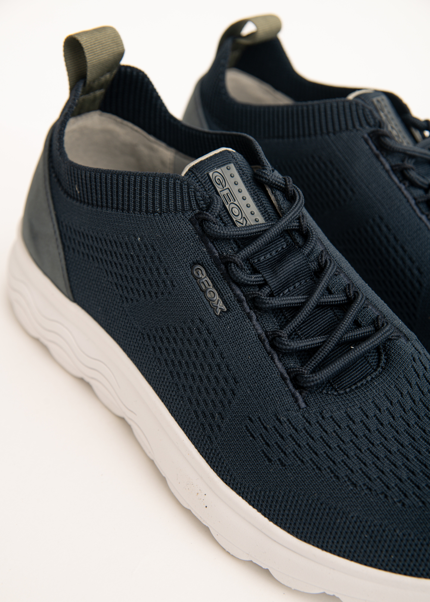 Кроссовки GEOX