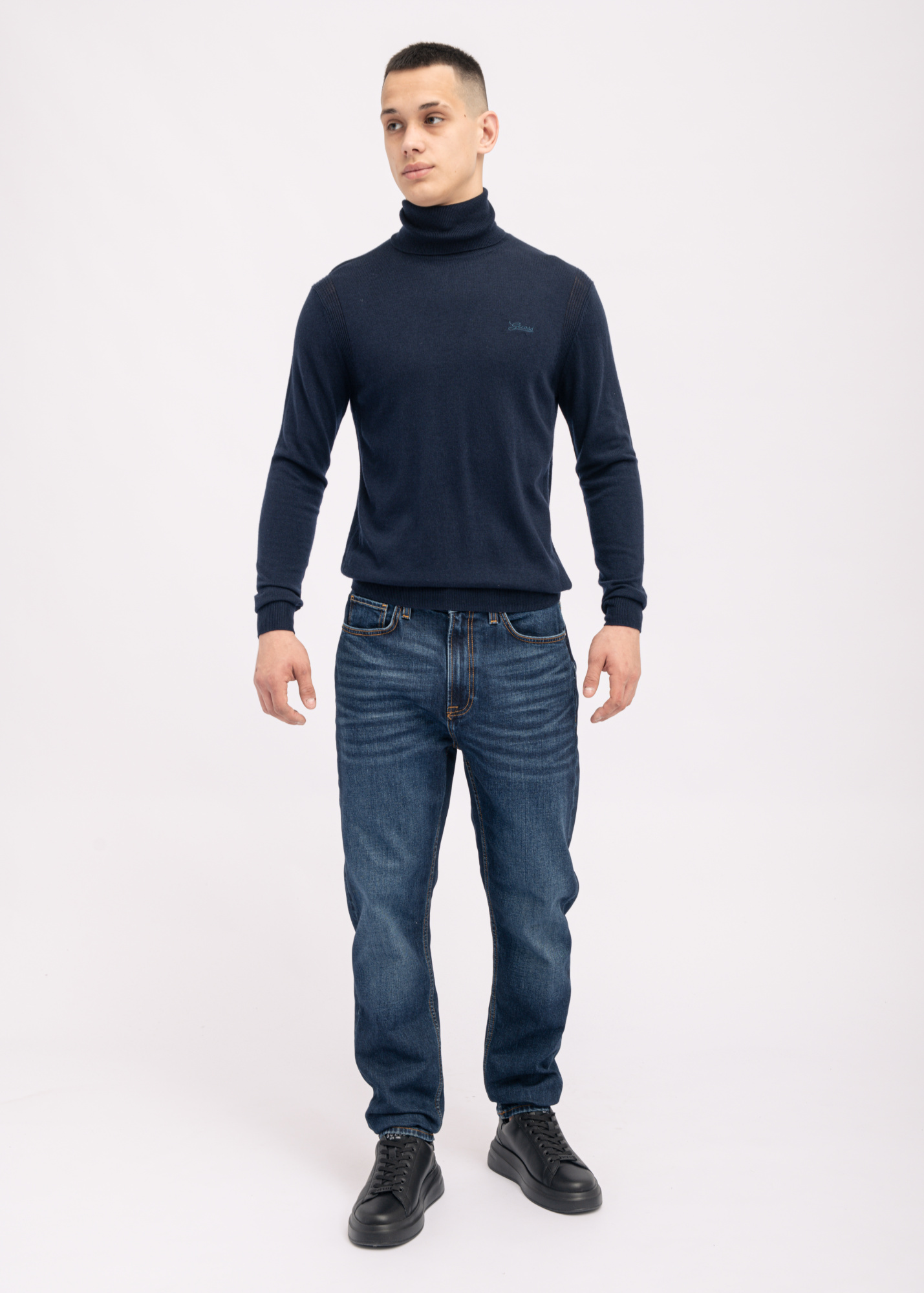 Джемпер GUESS