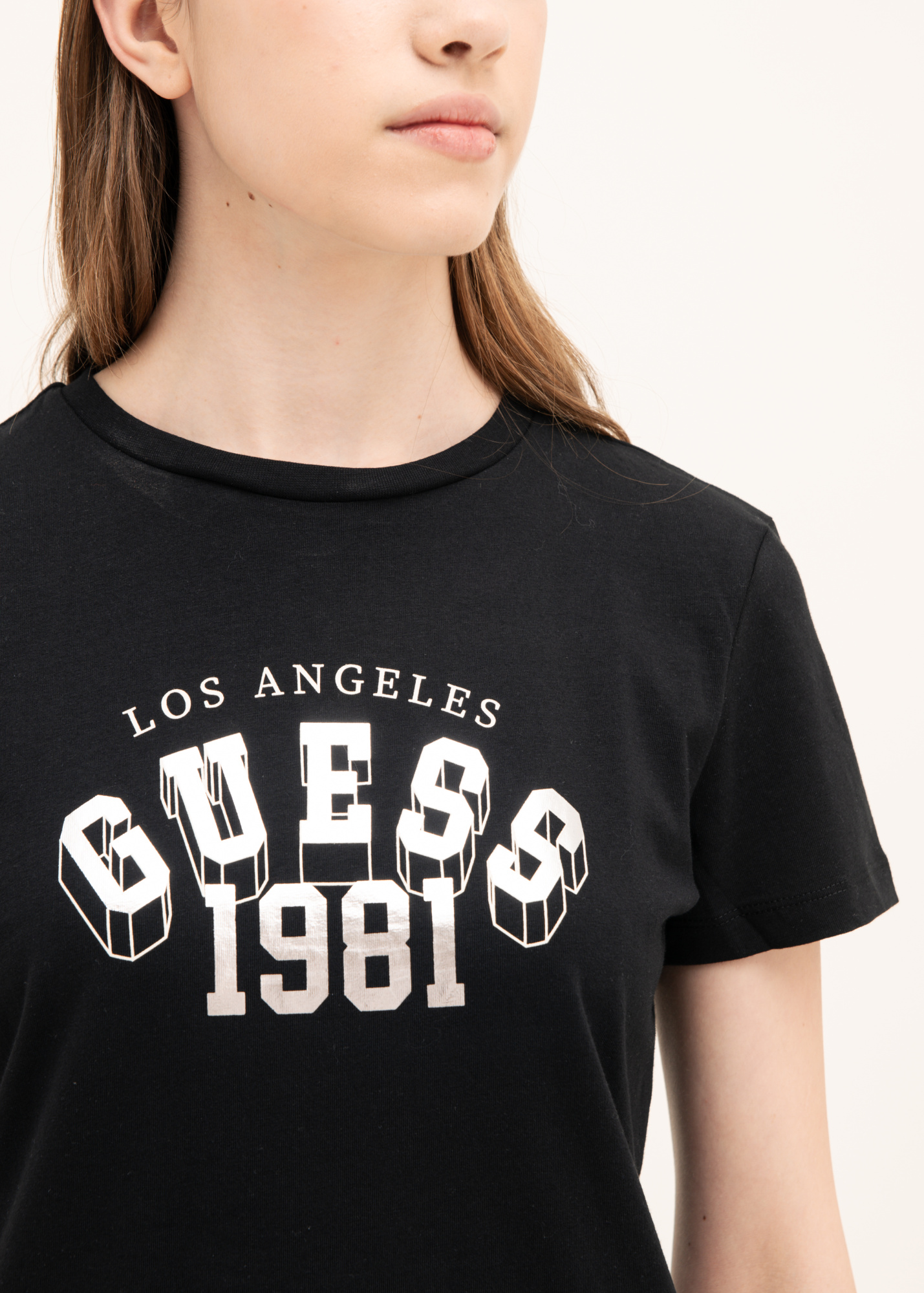 Футболка GUESS