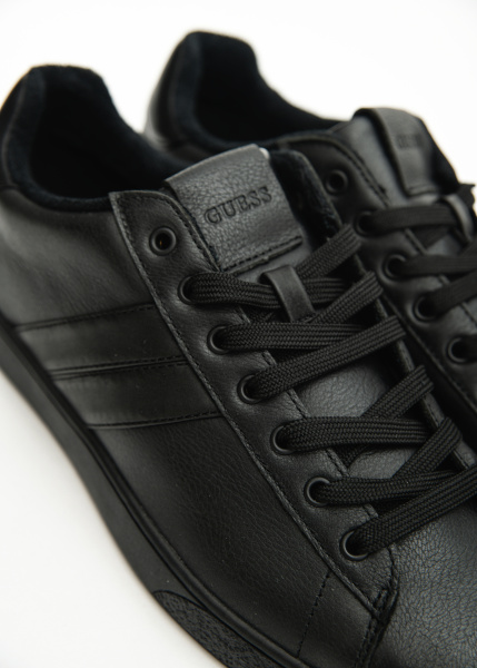 Кроссовки GUESS