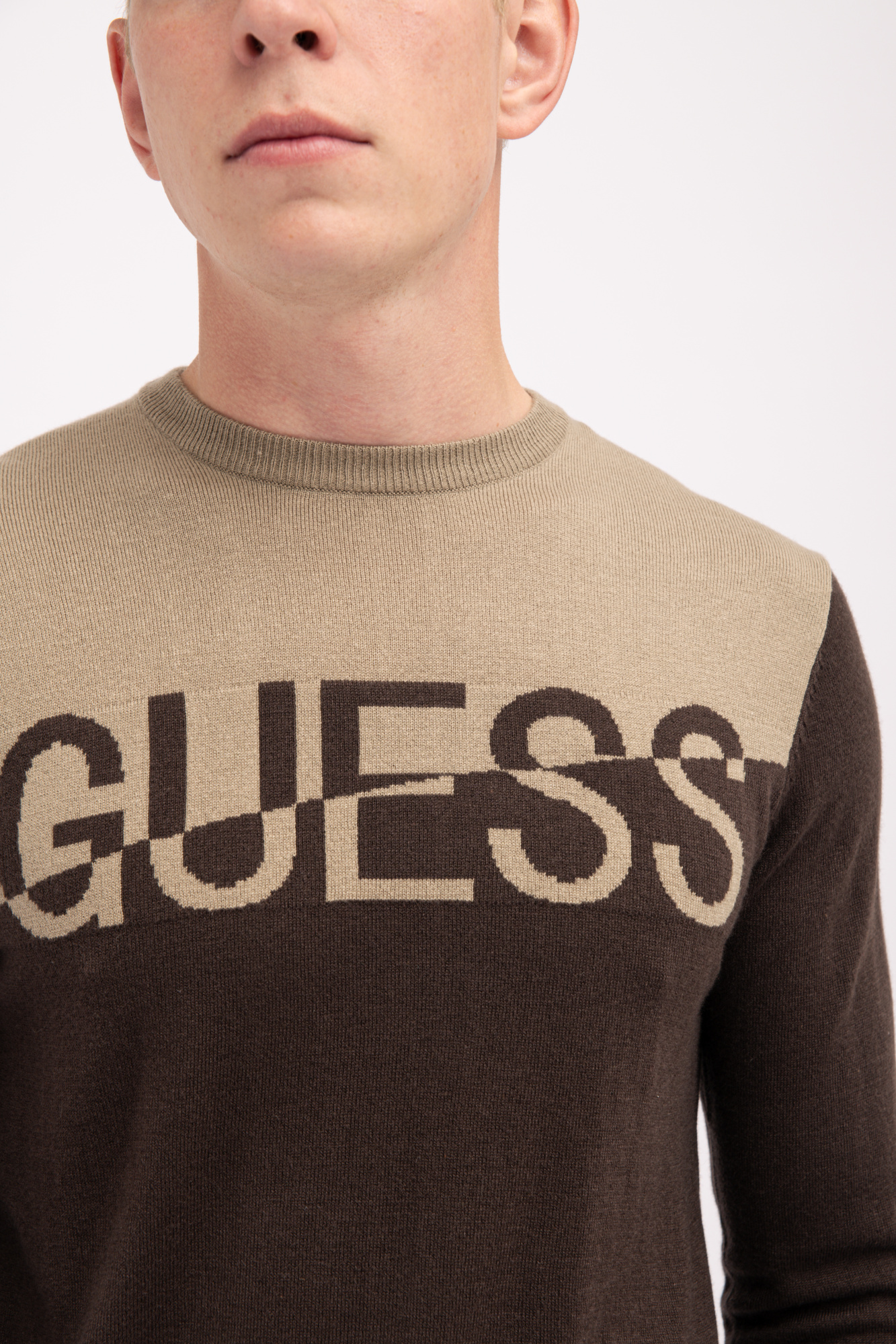 Джемпер GUESS