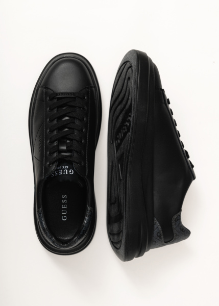 Кроссовки GUESS