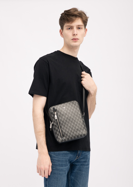 Футболка GUESS