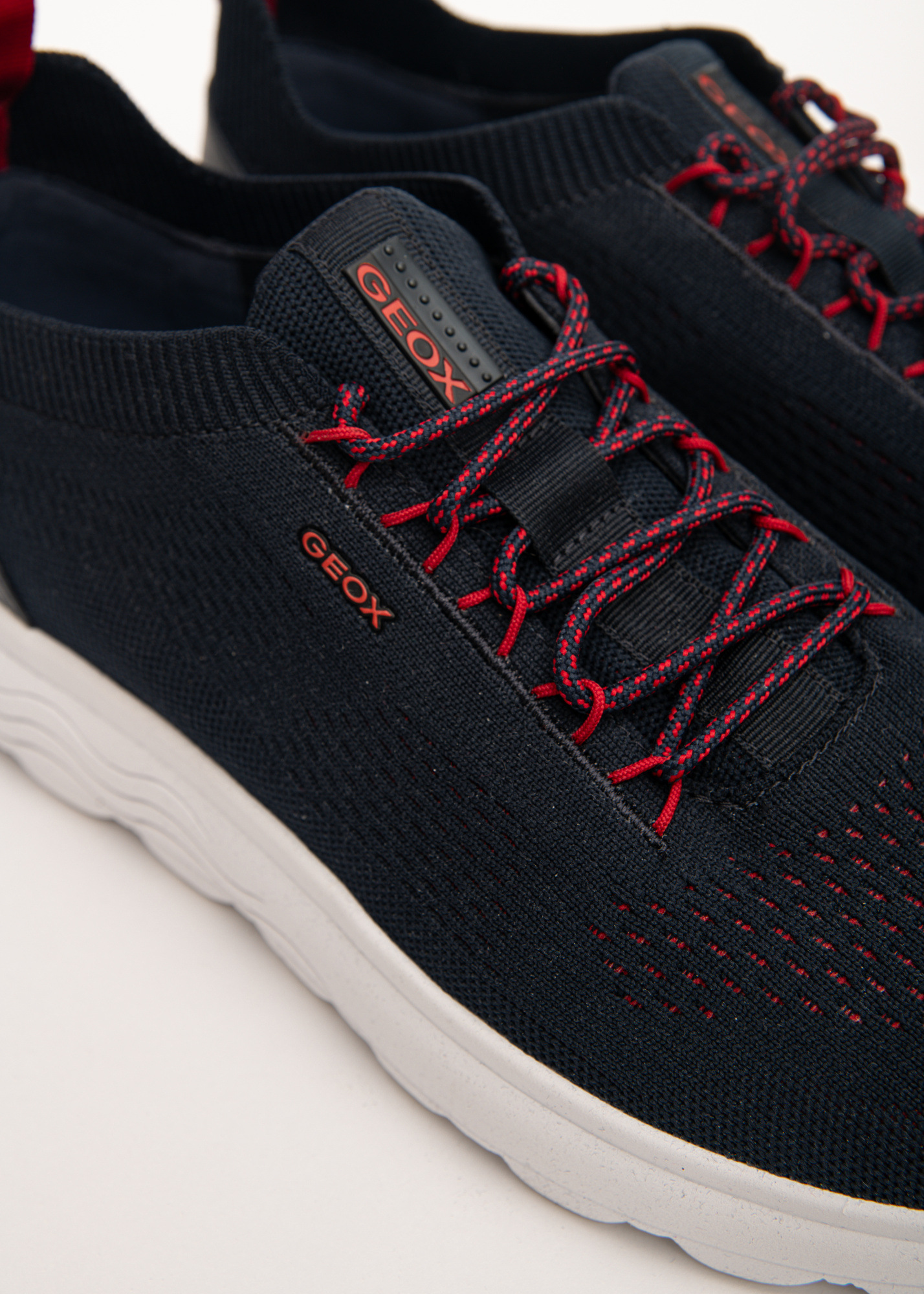 Кроссовки GEOX