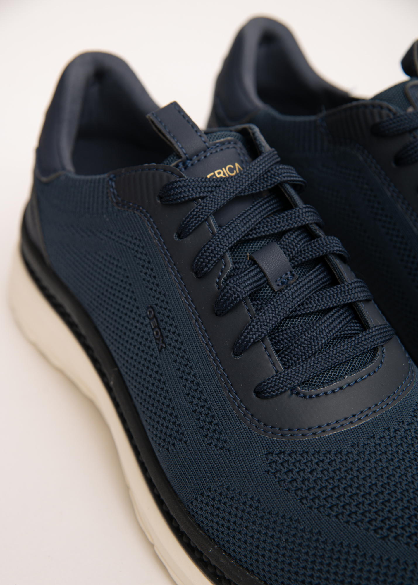 Кроссовки GEOX