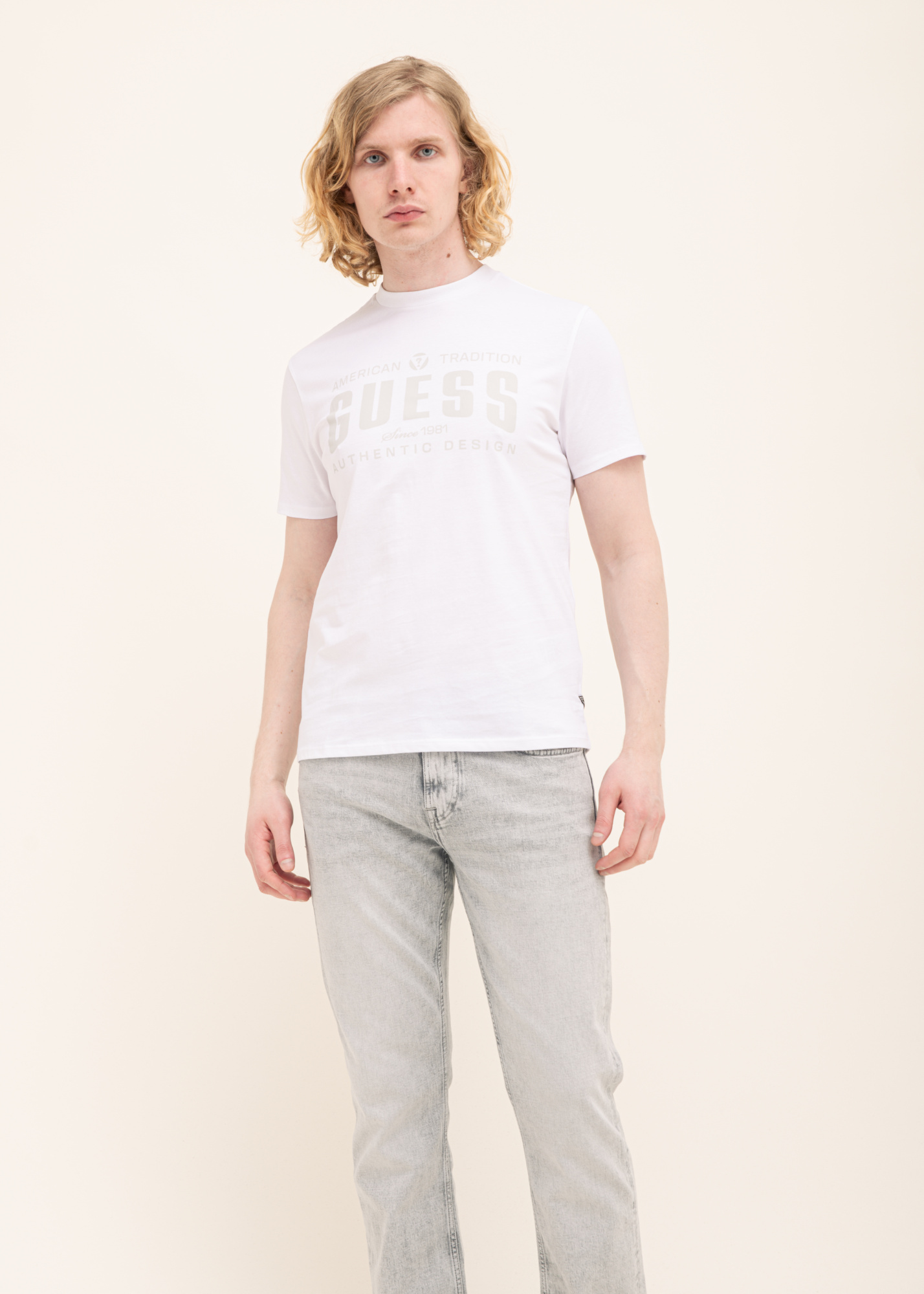 Футболка GUESS