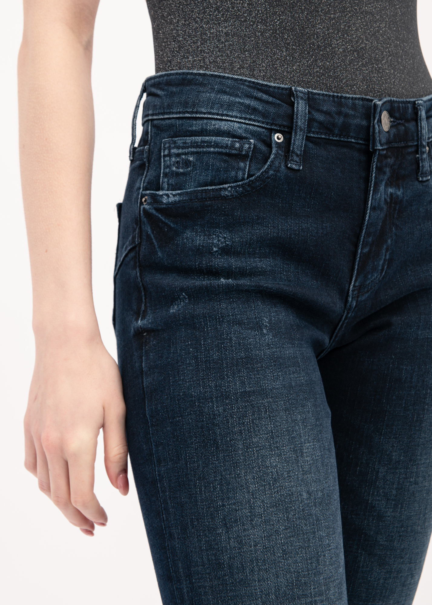 Джинсы ARMANI EXCHANGE