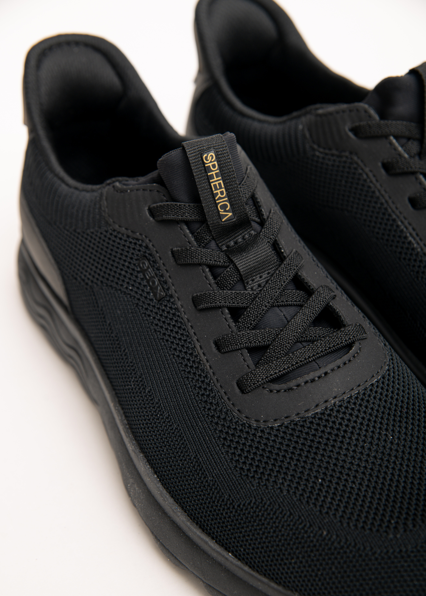 Кроссовки GEOX