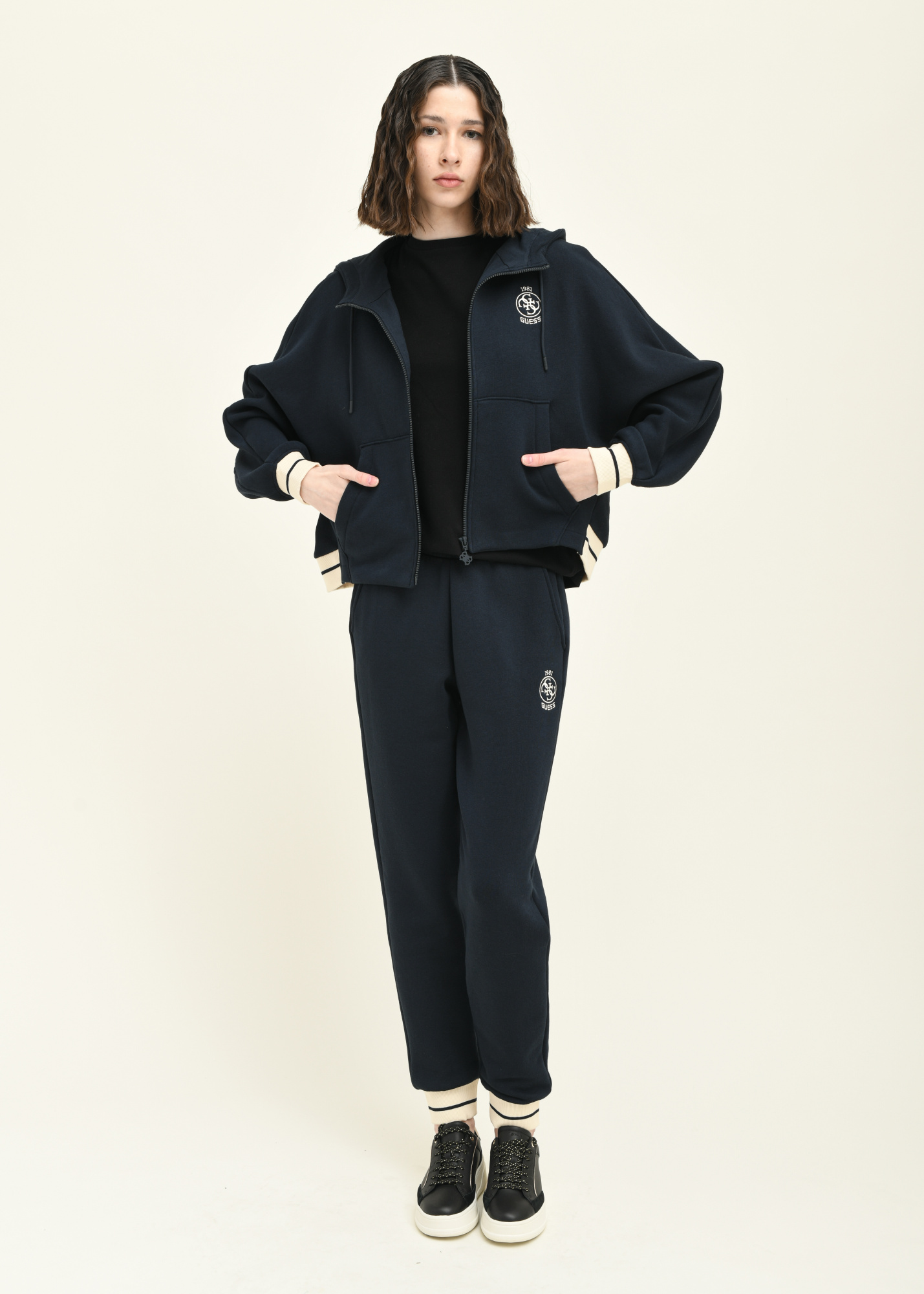 Брюки спортивные GUESS