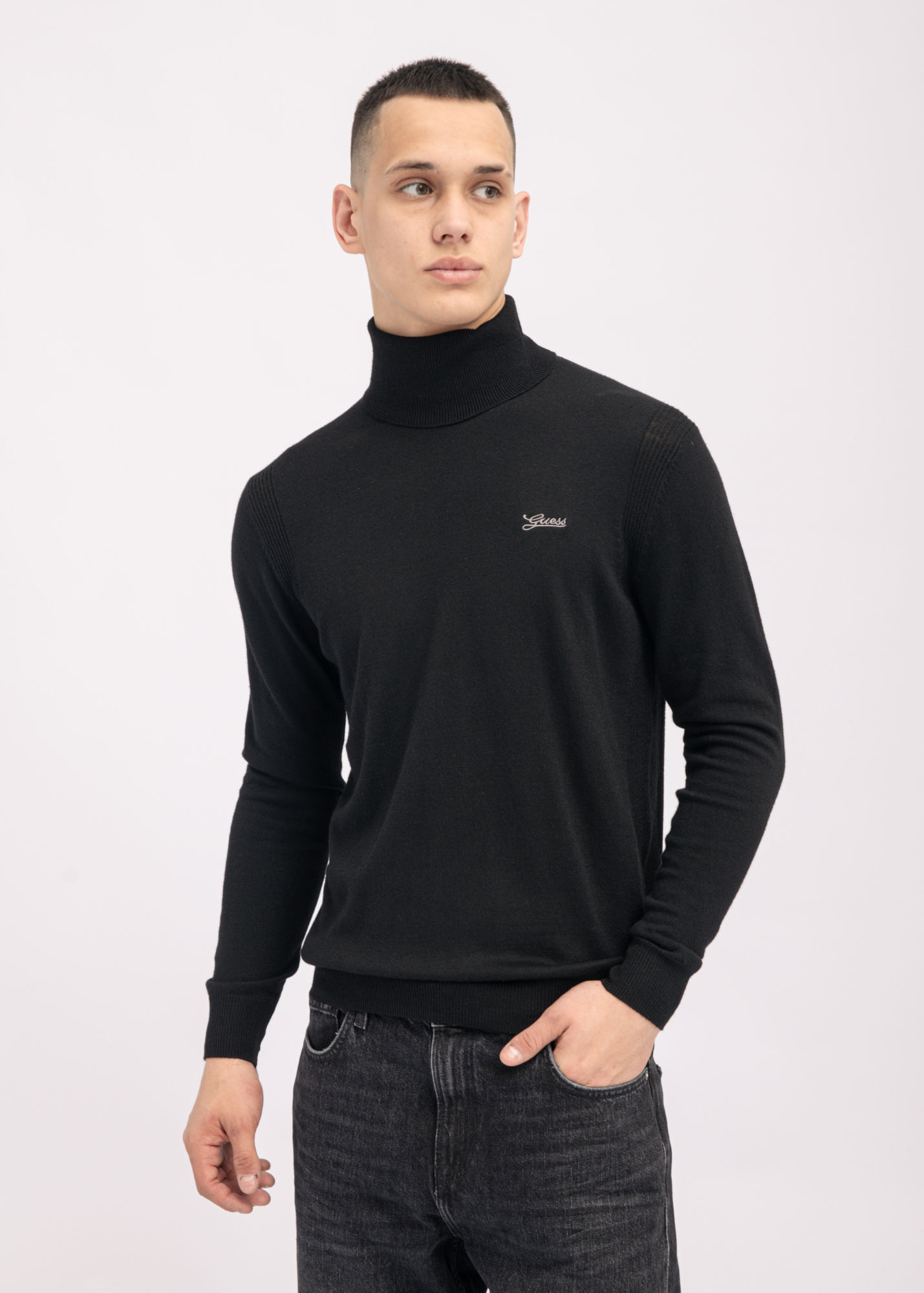 Джемпер GUESS