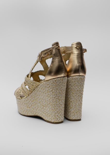 Босоножки GUESS